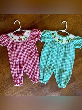Clover Cottage Apparel Smocked Gingham Bubble Bundle Farm Tractor Pig Cow 6-12M